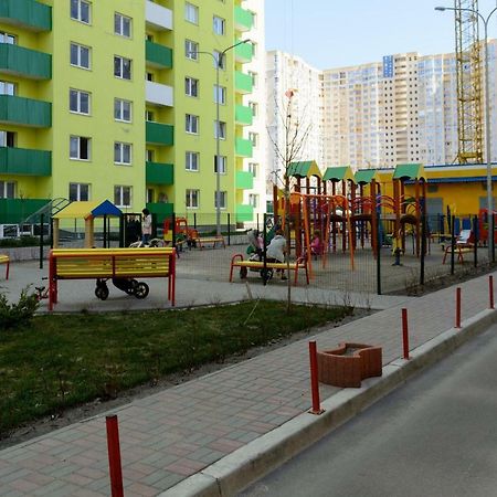 Квартира Подобово На Юлії Здановської, Вднг Kiev Exterior foto